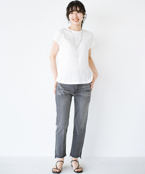 haco!(ハコ)の「Tシャツ苦手派の大人でも着やすい!便利なちょい袖ランダムテレコトップス by que made me(Tシャツ/カットソー・レディース・ブラック/オフホワイト/グリーン・SMALL/MEDIUM/LARGE/X-LARGE)」の6枚目の写真