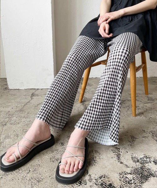 LIAN(リアン)の「厚底レースアップサンダル(サンダル・レディース・アイボリー/ブラック/ベージュ・SMALL/MEDIUM/LARGE)」の13枚目の写真