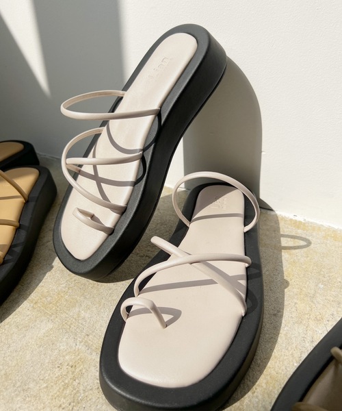 LIAN(リアン)の「厚底レースアップサンダル(サンダル・レディース・アイボリー/ブラック/ベージュ・SMALL/MEDIUM/LARGE)」の14枚目の写真