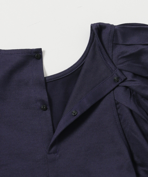 IENA LA BOUCLE(イエナラブークル)の「IENA LA BOUCLE タックスリーブカットソー(Tシャツ/カットソー・レディース・グリーン系その他/ネイビー・FREE)」の6枚目の写真