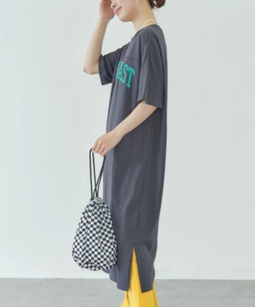 koe(コエ)の「胸切替えプリントマキシワンピース*(ワンピース・レディース・チャコールグレー/ブラック/グリーン/ブルー・FREE)」の3枚目の写真