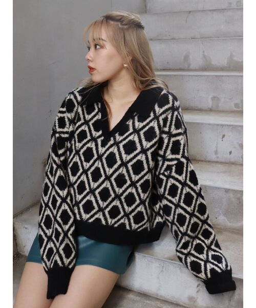 EVRIS（エヴリス）の「ダイヤモチーフオープンカラーニット（ニット/セーター・レディース・ブラック/ネイビー/ブルー・FREE）」の12枚目の写真