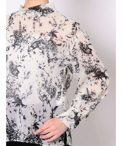 LAGUNAMOON（ラグナムーン）の「フラワー楊柳ハイネックブラウス（シャツ/ブラウス・レディース・チャコールグレー/ブラック/グリーン・FREE）」の8枚目の写真