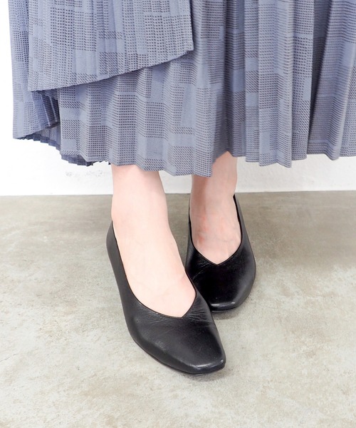 cava cava（サヴァサヴァ）の「ソフトプレーンパンプス　3720451（パンプス・レディース・ブラック/グレー/ネイビー/グレイッシュベージュ/プラチナム/ダークベージュ/シャンパン/ネイビー系/シルバー・24.0cm/22.5cm/23.5cm/23.0cm/24.5cm/23cm/24cm）」の19枚目の写真