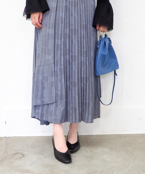 cava cava（サヴァサヴァ）の「ソフトプレーンパンプス　3720451（パンプス・レディース・ブラック/グレー/ネイビー/グレイッシュベージュ/プラチナム/ダークベージュ/シャンパン/ネイビー系/シルバー・24.0cm/22.5cm/23.5cm/23.0cm/24.5cm/23cm/24cm）」の14枚目の写真