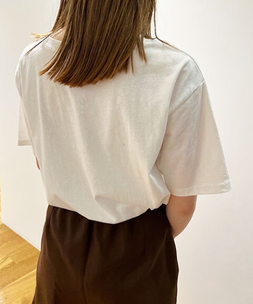 FREE'S MART（フリーズマート）の「ショート丈カラーロゴＴシャツ（Tシャツ/カットソー・レディース・ホワイト/ホワイト系その他/ピンク・FREE）」の4枚目の写真