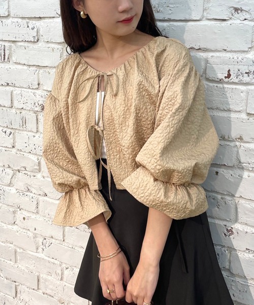 one after another NICE CLAUP（ワンアフターアナザーナイスクラップ）の「前後2WAYジャガード羽織り（シャツ/ブラウス・レディース・ブラック/ベージュ/アイボリー・FREE）」の3枚目の写真