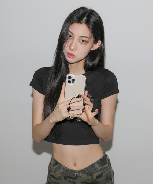 FOLLOWIN（フォロウィン）の「ハートモチーフスマホストラップ（スマホケース/カバー・レディース・ブラック/レッド/イエロー・ONE SIZE）」の7枚目の写真