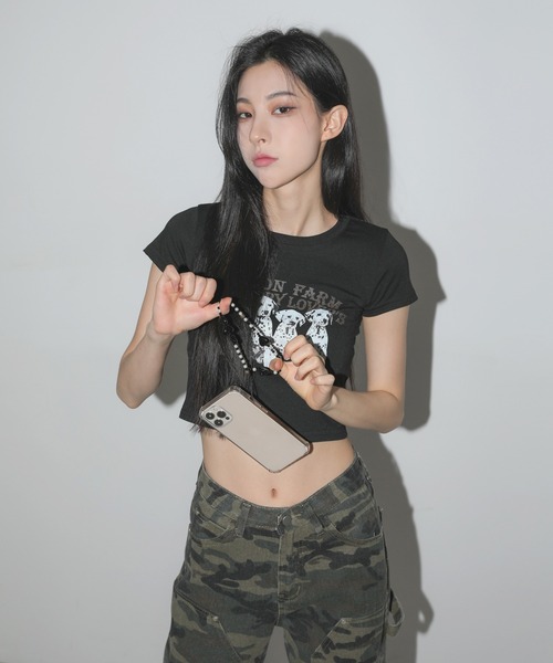 FOLLOWIN（フォロウィン）の「ハートモチーフスマホストラップ（スマホケース/カバー・レディース・ブラック/レッド/イエロー・ONE SIZE）」の6枚目の写真