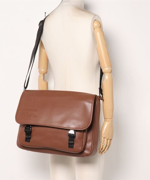 Ted Baker(テッドベーカー)の「PHANTON リサイクルPU ドキュメント バッグ(ビジネスバッグ・メンズ・タン・O/S)」の5枚目の写真