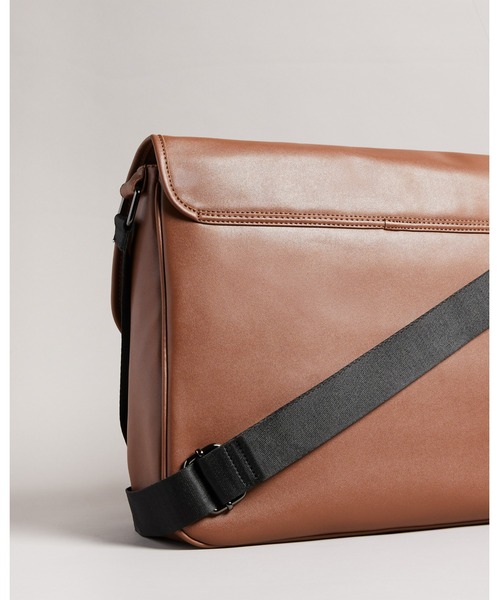 Ted Baker(テッドベーカー)の「PHANTON リサイクルPU ドキュメント バッグ(ビジネスバッグ・メンズ・タン・O/S)」の9枚目の写真
