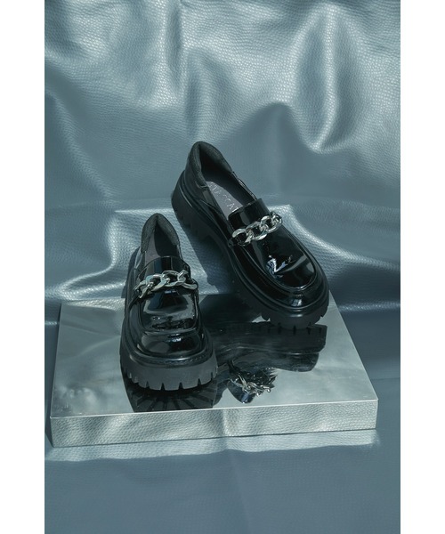 STACCATO(スタッカート)の「ストリートコンビチェーンローファー(ローファー・レディース・ブラック/ホワイト・22.5cm/23cm/23.5cm/24cm/24.5cm/22cm)」の4枚目の写真