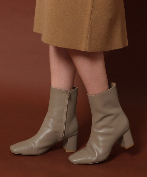DRESSTERIOR(ドレステリア)の「◆【CLASSY.12月号掲載】スクエアショートブーツ(ブーツ・レディース・ブラック/ライトベージュ/ボルドー・55/65/75)」の17枚目の写真