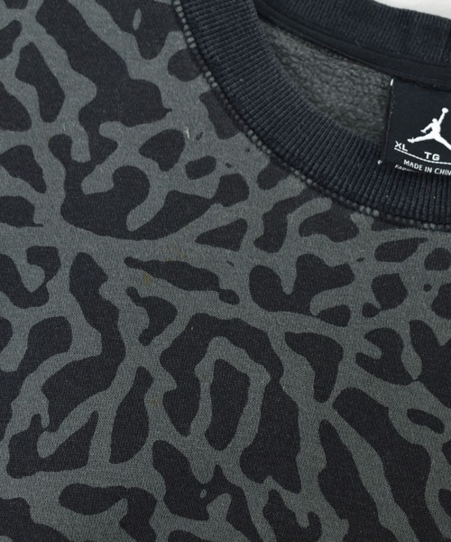 AIR JORDAN（エアジョーダン）の「【ヴィンテージ古着】JORDAN/ジョーダン Flight 総柄 クルーネックスウェット（スウェット・メンズ・グレー・X-LARGE）」の5枚目の写真