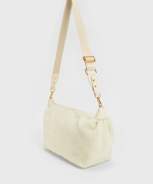 CHARLES & KEITH | チャンキーチェーンリンク ホーボーバッグ(ショルダーバッグ)