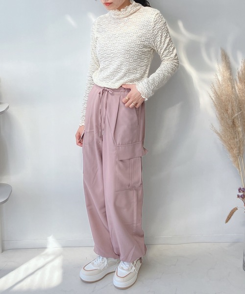 AS KNOW AS plus（アズノゥアズプラス）の「♪お花ぽこぽこ ハイネックプルオーバー（Tシャツ/カットソー・レディース・アイボリー/オフホワイト/ブラック/ブラック×ベージュ/ブルー・FREE）」の8枚目の写真