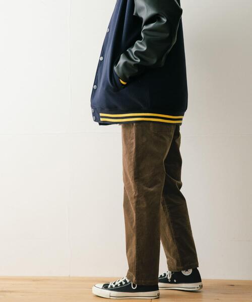 ITEMS URBANRESEARCH（アイテムズ アーバンリサーチ）の「ストレッチコーデュロイ テーパードパンツ（その他パンツ・メンズ・グリーン/ブラウン/ブラック/ベージュ・MEDIUM/LARGE）」の11枚目の写真