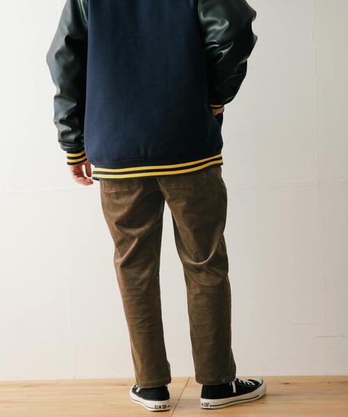 ITEMS URBANRESEARCH（アイテムズ アーバンリサーチ）の「ストレッチコーデュロイ テーパードパンツ（その他パンツ・メンズ・グリーン/ブラウン/ブラック/ベージュ・MEDIUM/LARGE）」の12枚目の写真