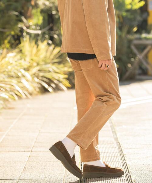 ITEMS URBANRESEARCH（アイテムズ アーバンリサーチ）の「ストレッチコーデュロイ テーパードパンツ（その他パンツ・メンズ・グリーン/ブラウン/ブラック/ベージュ・MEDIUM/LARGE）」の17枚目の写真