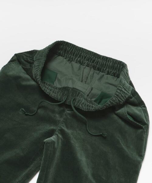 ITEMS URBANRESEARCH（アイテムズ アーバンリサーチ）の「ストレッチコーデュロイ テーパードパンツ（その他パンツ・メンズ・グリーン/ブラウン/ブラック/ベージュ・MEDIUM/LARGE）」の22枚目の写真