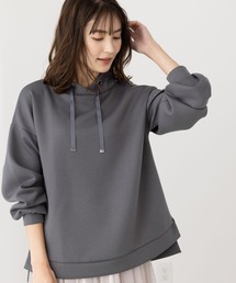 上品とろみ素材ワイドネックプルオーバー
