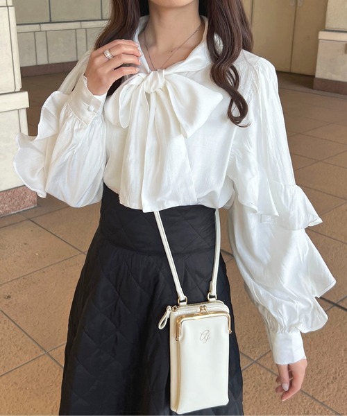 apres jour(アプレジュール)の「チャーム付きボウタイブラウス【ZOZOTOWN限定アイテム】(シャツ/ブラウス・レディース・ピンクベージュ/オフホワイト/モカ/ブラック・フリー/X-LARGE)」の8枚目の写真