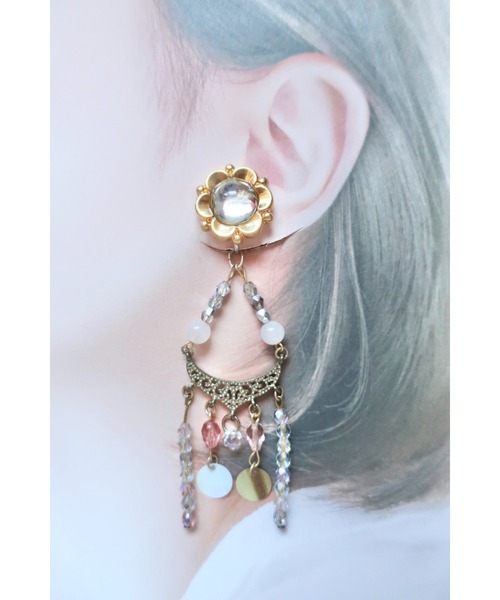 tone（トーン）の「【hazeleyes】お花が咲いたじゃらじゃらビーズの大ぶりイヤリング（ヘーゼルアイズ）(MA)（イヤリング・レディース・ゴールド・FREE）」の3枚目の写真