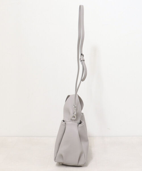 maison vert(メゾンヴェール)の「【maison vert/メゾンヴェール】ワンハンドルフェイクレザーバッグ(トートバッグ・レディース・ブラック/グレー・FREE)」の5枚目の写真