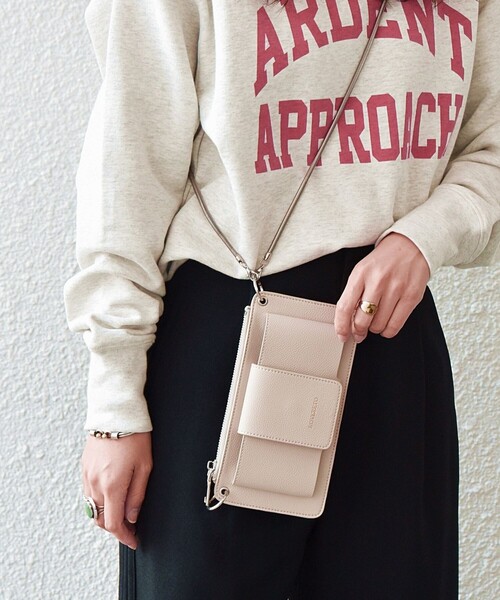 ROVERETO（ロベレート）の「ROVERETO: マルチ モバイル ポシェット（ショルダーバッグ・レディース・ブラック/ナチュラル/グリーン・ONE SIZE）」の2枚目の写真