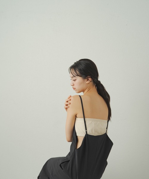 earthy(アーシー)の「【earthy_】バンドゥブラ(チューブトップ・レディース・ブラック/オフホワイト・SMALL/MEDIUM)」の5枚目の写真
