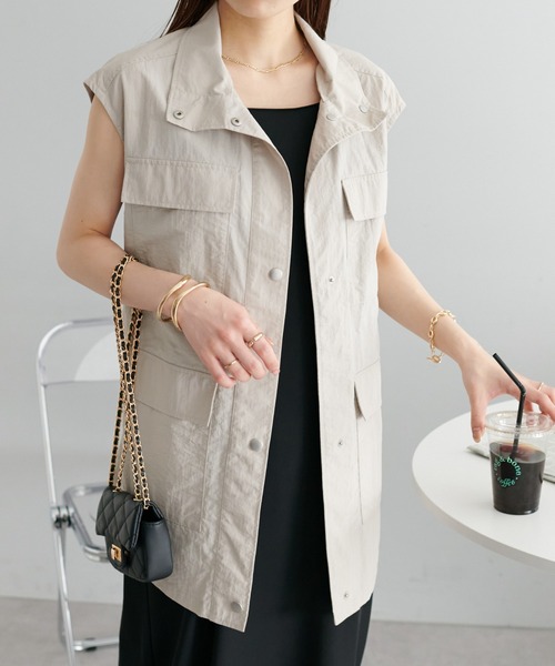 DISCOAT（ディスコート）の「【WEB限定】ナイロンフィッシャーベスト（ベスト・レディース・カーキ/アイボリー/グレイッシュベージュ・FREE）」の2枚目の写真