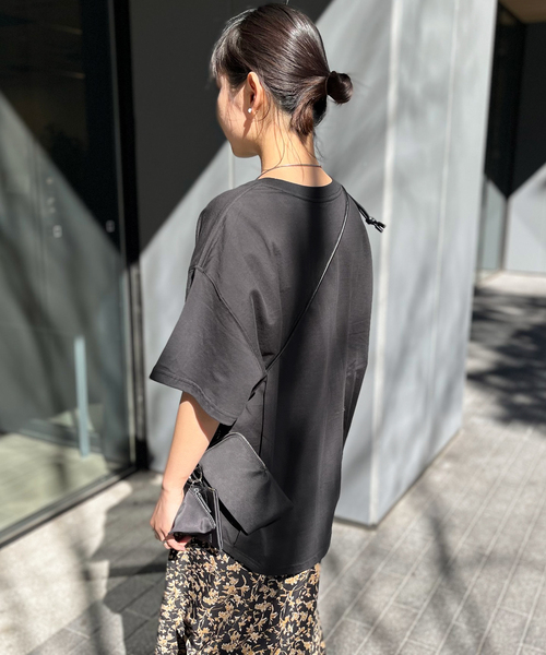 ALORE（アローレ）の「【ALORE/アローレ】バックタックTシャツ（Tシャツ/カットソー・レディース・ホワイト/ブラック・FREE）」の4枚目の写真