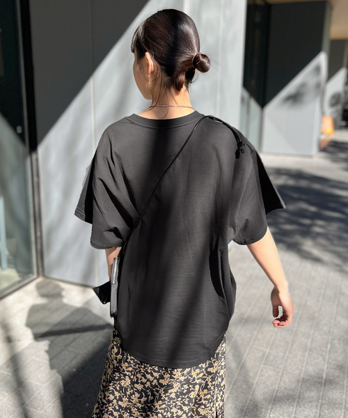 ALORE（アローレ）の「【ALORE/アローレ】バックタックTシャツ（Tシャツ/カットソー・レディース・ホワイト/ブラック・FREE）」の5枚目の写真