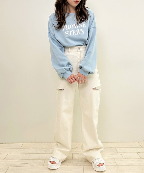 INGNI(イング)の「刺しゅうロゴプルオーバー(スウェット・レディース・ホワイト×ブルー/ホワイト×ピンク/サックスブルー・M)」の13枚目の写真