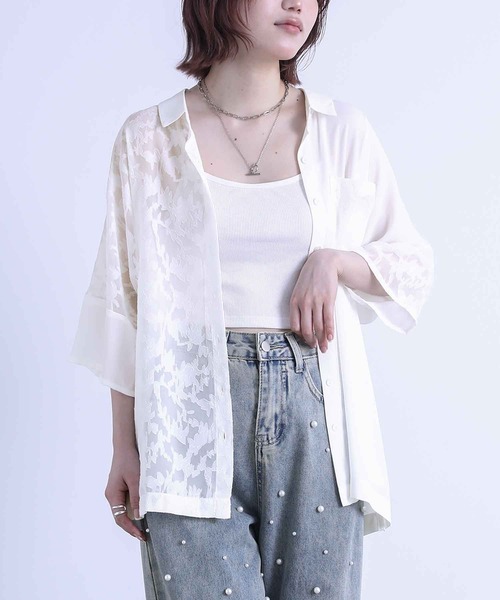 n'OrLABEL(ノアールレーベル)の「『花柄シアーカットジャカードシャツ』(シャツ/ブラウス・レディース・ブラック/オフホワイト/グレイッシュブルー・FREE)」の2枚目の写真