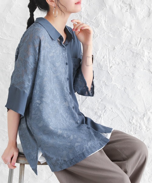 n'OrLABEL(ノアールレーベル)の「『花柄シアーカットジャカードシャツ』(シャツ/ブラウス・レディース・ブラック/オフホワイト/グレイッシュブルー・FREE)」の4枚目の写真