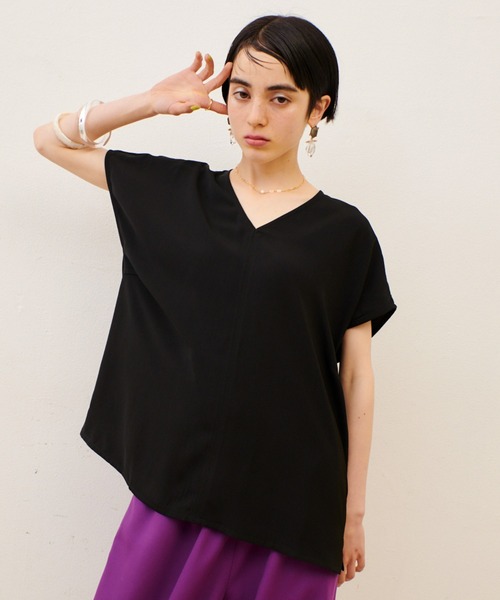 manana suerte(マニャーナスエルテ)の「カラーVネックトップス(Tシャツ/カットソー・レディース・パープル/ブラック/ミント・FREE)」の2枚目の写真