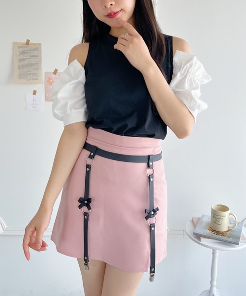 Loueme(ルエム)の「オープンショルダーボリュームスリーブトップス(Tシャツ/カットソー・レディース・ホワイト/ブラック・FREE)」の8枚目の写真