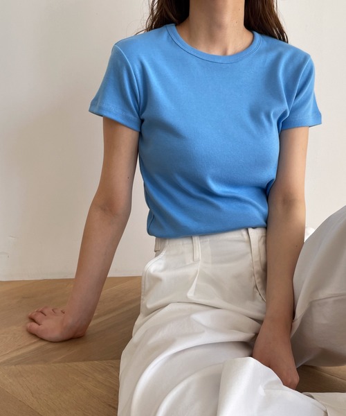 CANAL JEAN(キャナルジーン)の「El mar(エルマール) クルーネック袖ステッチコンパクトTシャツ(Tシャツ/カットソー・レディース・ホワイト/ブラック/ブルー・ONE SIZE)」の1枚目の写真
