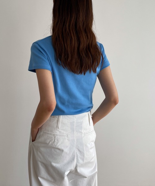 CANAL JEAN(キャナルジーン)の「El mar(エルマール) クルーネック袖ステッチコンパクトTシャツ(Tシャツ/カットソー・レディース・ホワイト/ブラック/ブルー・ONE SIZE)」の10枚目の写真