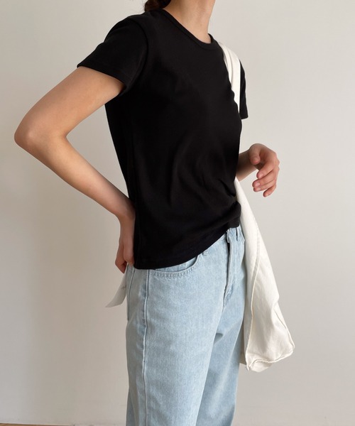 CANAL JEAN(キャナルジーン)の「El mar(エルマール) クルーネック袖ステッチコンパクトTシャツ(Tシャツ/カットソー・レディース・ホワイト/ブラック/ブルー・ONE SIZE)」の4枚目の写真