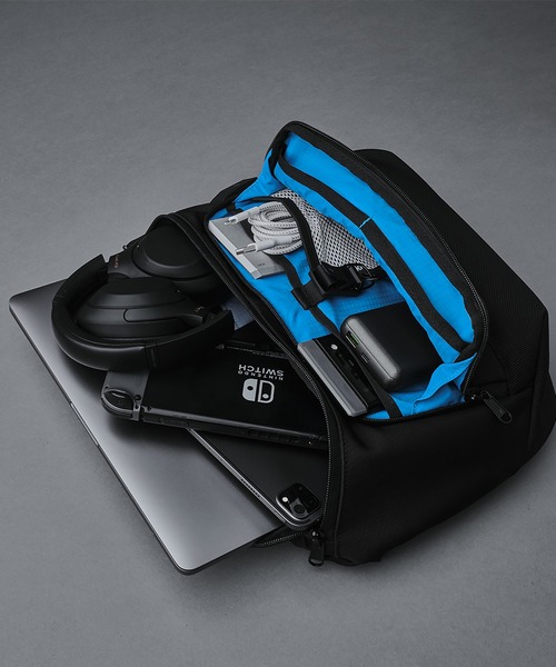 ショルダーバッグ BRAVO SLINGMAX V2 10L（ショルダーバッグ