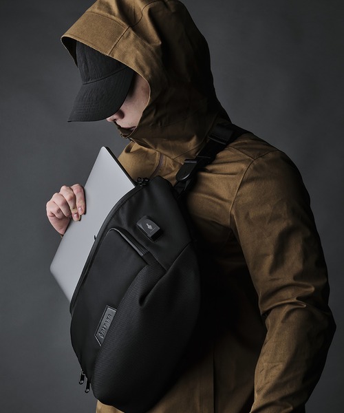 ALPAKAショルダーバッグ BRAVO SLINGMAX V2 10L bravo-slingmax_1.jpg