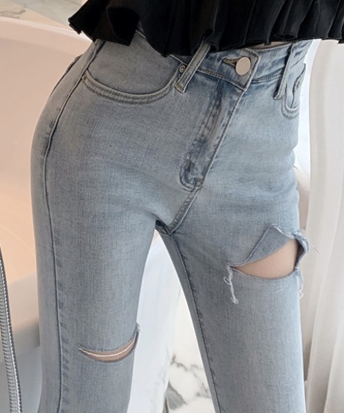 PIN（ピン）の「イレギュラーヘム ストレッチスキニーデニム（デニムパンツ・レディース・ライトブルー・S/M/L）」の3枚目の写真