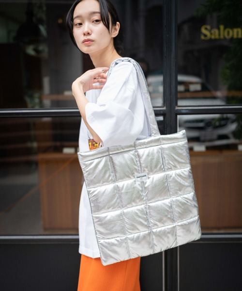 WEGO（ウィゴー）の「WEGO/パデッドトート（トートバッグ・レディース・その他1/ブラック/ホワイト/シルバー・FREE）」の6枚目の写真