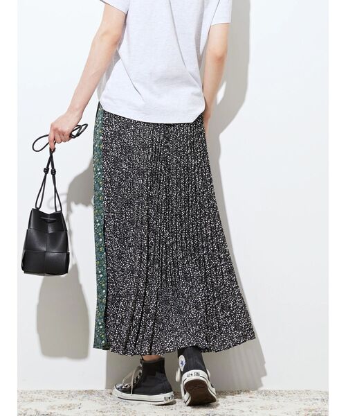 AMERICAN HOLIC(アメリカンホリック)の「MANY WAY柄違いプリーツスカート(スカート・レディース・ブラック/グリーン/テラコッタ・M/L)」の16枚目の写真