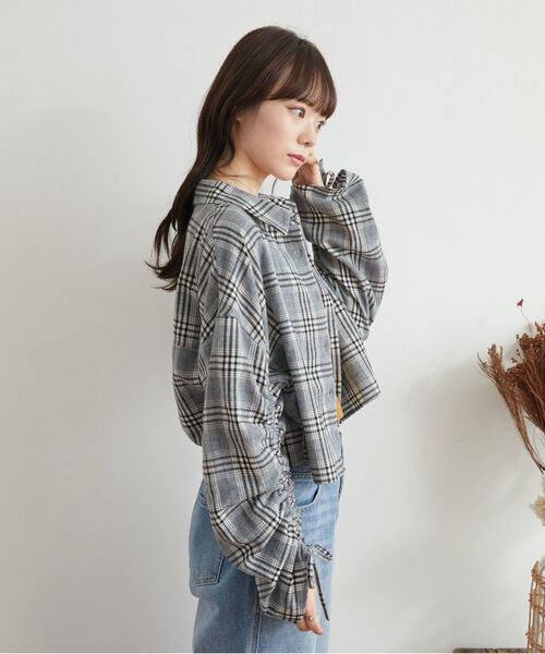RETRO GIRL(レトロガール)の「袖シャーリングチェックSH(シャツ/ブラウス・レディース・ナチュラル/ライトグレー/イエロー・FREE)」の12枚目の写真
