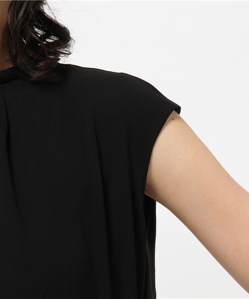 URBAN RESEARCH（アーバンリサーチ）の「UR CAP SLEEVE GATHER TOPS（シャツ/ブラウス・レディース・ネイビー/ブラック/ライトブルー・38）」の5枚目の写真