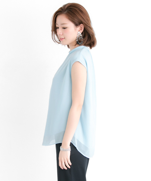 URBAN RESEARCH（アーバンリサーチ）の「UR CAP SLEEVE GATHER TOPS（シャツ/ブラウス・レディース・ネイビー/ブラック/ライトブルー・38）」の20枚目の写真