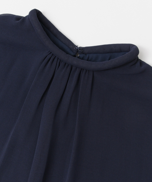 URBAN RESEARCH（アーバンリサーチ）の「UR CAP SLEEVE GATHER TOPS（シャツ/ブラウス・レディース・ネイビー/ブラック/ライトブルー・38）」の22枚目の写真